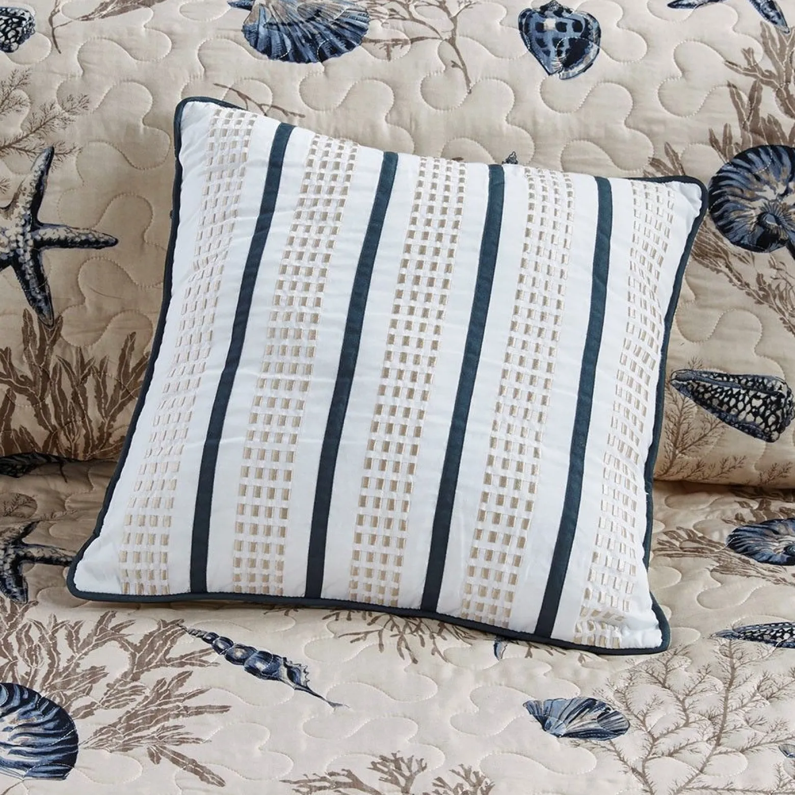 Bayside 6-Piece Reversible Coverlet Set - Full/Queen